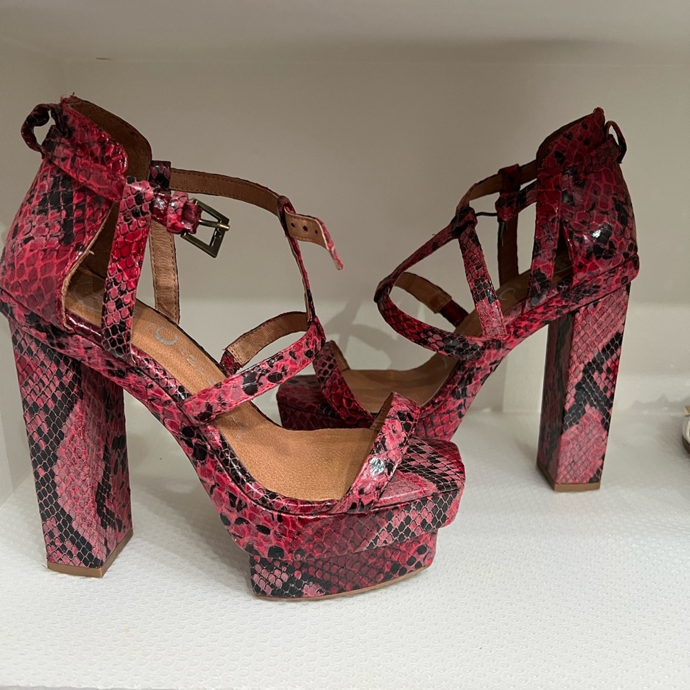 Jeffrey Campbell squared heels size 37
